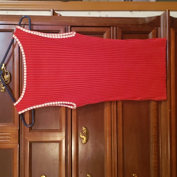 Like new Juniors Belldini viscose tank top form fitting - Picture 2 of 3